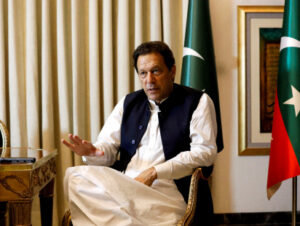 Gavaskar, Kapil and Chappell Back Imran Khan