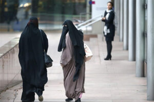 Meloni announces ban on burqas and niqabs in Italian schools, migrant student policy questioned