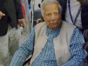 Dr. Yunus Heckled by Expatriate Bangladeshis at New York’s JFK Airport; Called a ‘Terrorist’ in Viral Video